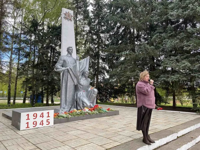поздравление главы администрации МО Павловское Гусевой О.К. (п. Садовый)
